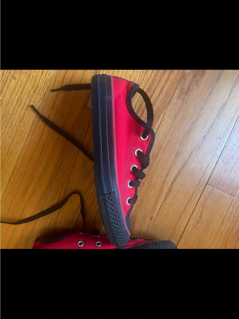Custom boys low Red Chuck’s Converse